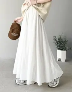超軽量シルキータッチナイロンフレアスカート （オフホワイト） Mサイズ