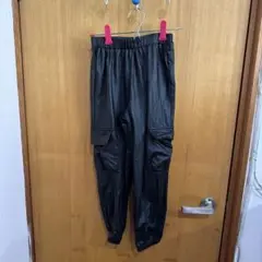 レザーパンツ