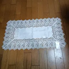 近沢レース ホワイトレーステーブルセンター約40×68cm　未使用タグ付