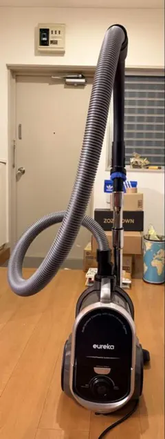 Eureka 24年購入サイクロン式キャニスター掃除機 本体 付属品セットのサムネイル