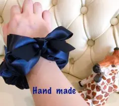 シュシュ　リボン　ハンドメイド　ヘアゴム　紺色