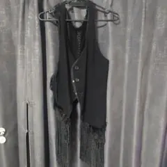 ฀*様 フリンジ付き黒ベスト
