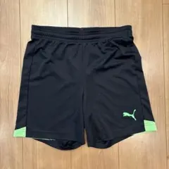 PUMA ブラック ハーフパンツ