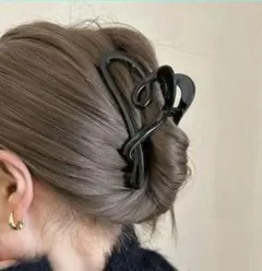 ハート型ブラック系ヘアクリップ　たくさんあります