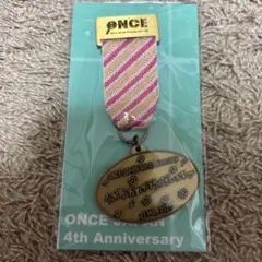 TWICE ミナ　メダルブローチ