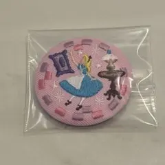 ディズニー　刺繍缶バッジビスケット　不思議の国のアリス
