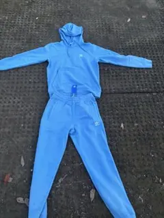 アディダス テック系 テック スウェットセットアップ 水色