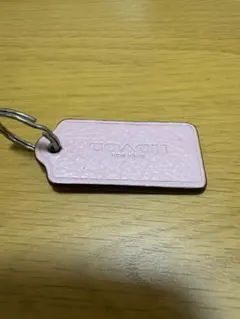 COACH ロゴ入りレザーキーホルダー ピンク　チャーム