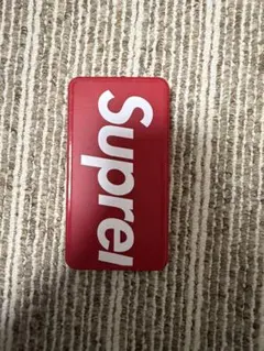Supreme ロゴ入り モバイルバッテリー レッド - メルカリ
