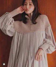 ココディール　新品タグ付　チュールプリーツニットドッキングワンピース　25ss 金ボタン付き片畦チュールドッキングワンピース（マキシ・ロング