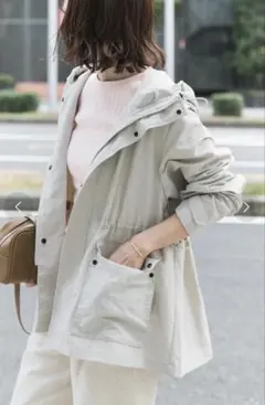 アーバンリサーチ ドアーズ ナイロンマウンテンパーカー　ライトベージュ