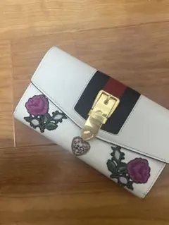 GUCCI フローラ チェーンウォレット 長財布 - メルカリ