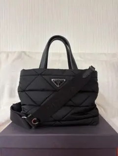 PRADA キルティングショルダーバッグ