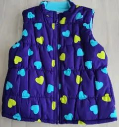 オシュコシュ　ハート模様の中綿ベスト 130cm