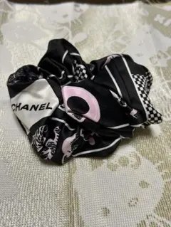 CHANEL ヘアシュシュ 黒 ピンク チェック柄