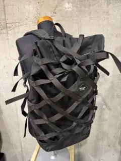 BRAASI INDUSTRY ブラックバックパック ストラップ付き
