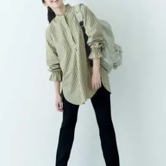 Live in comfort パールボタン　ストライプ　サッカーチュニック　Lのサムネイル