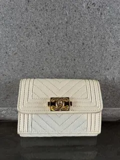 【国内正規品】CHANEL ボーイシャネル　財布　ホワイト