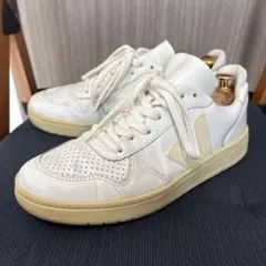 VEJA V-10 レザースニーカー ホワイトのサムネイル