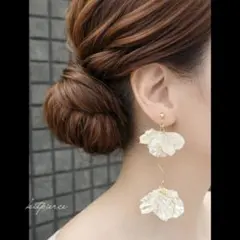 No.308 ホワイトフラワー 花びら ひらひらピアス イヤリング