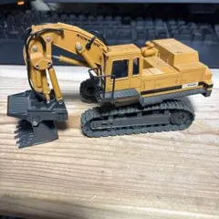 KOMATSU PC100 油圧ショベル ミニチュア1/48 - メルカリ