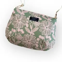 大きめサイズ 北欧風 花柄ショルダーバッグ（ファスナー付き／斜めがけOK）