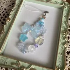 【ハンドメイド】ビーズストラップ　アイシングブルー　水色じゃらじゃらキーホルダー