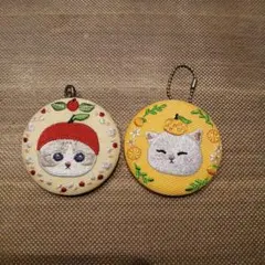 mofusand 刺繍缶バッジ 2個セット りんご みかん