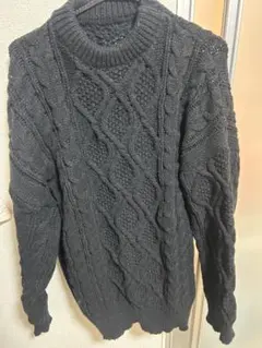 黒 ケーブルニット 長袖セーター