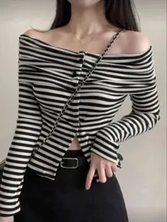 DAZY レディース ストライプオフショルダーフィッテッド 長袖TシャツSサイズ