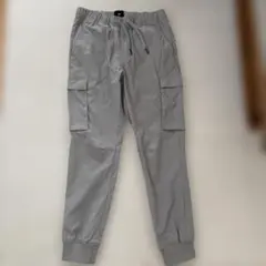 再お値下げ！H&Ｍ　ライドグレー　men's裾絞りナイロンパンツ