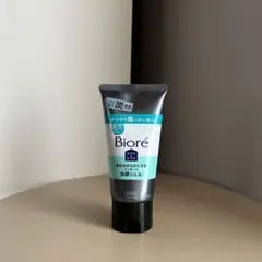 ビオレ Biore 炭 洗顔 洗顔ジェル おうちdeエステのサムネイル