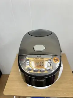 美品］ZOJIRUSHI 炊飯器 NW-VC10 シルバー24年製 - メルカリ