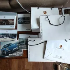 ポルシェ ディーラー　カタログ セット袋等 新モデル紹介色々