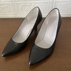 ブラックレザー ポインテッドトゥヒール