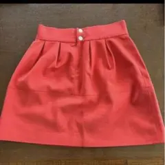 ZARA 赤色 タック付き タイトスカート