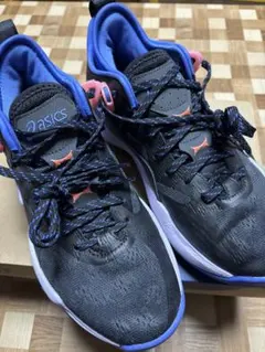 【asics NOVA SURGE LOW 2 】ブラック×サファイア