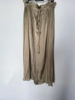 ZARAベージュ プリーツ ロングスカート　売り切り価格　ふんわり柔らかコーデ