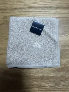【未使用】BURBERRYタオルハンカチ　ベージュ