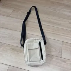 URBAN OUTFITTERS コーデュロイ ショルダーバッグ