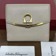 極美品！ フェラガモ シルバー 長財布 コインケース - メルカリ