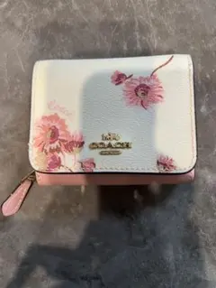 週末限定割引　COACH 三つ折り財布 フラワー柄