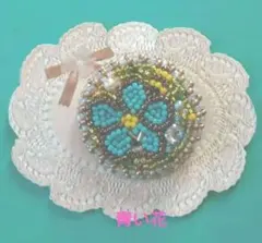 ❤ビーズ刺繍のブローチ⭐青い花と❤ハンドメイド