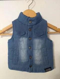 ボタン付きベスト