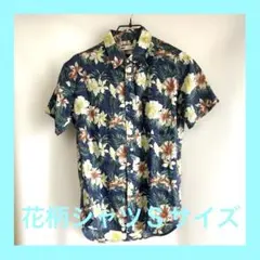 セブンデイズサンデー　フラワープリント 半袖シャツ ネイビー　Ｓサイズ
