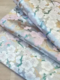 光沢が美しい　シルバーの桜と梅花柄 袋帯　振袖 成人式 訪問着にも
