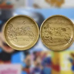 ディズニー ミッキー 木製皿　２枚