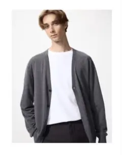 2025年製 UNIQLO メリノVカーディガン M ダークグレー
