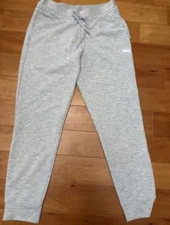 PUMA グレー ジャージパンツ XS