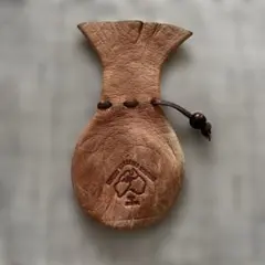 ブラウンレザー魚型コインケース